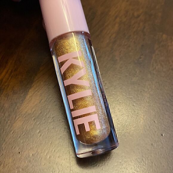 New 3 Full Size items Makeup Bundle Lot MRSP$69 - Picture 2 of 4